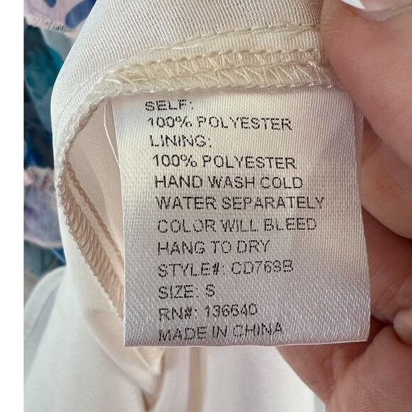 L'atiste Watercolor Floral Cutout Maxi Dress Small Lace Up Back Tiered Feminine - Picture 9 of 9